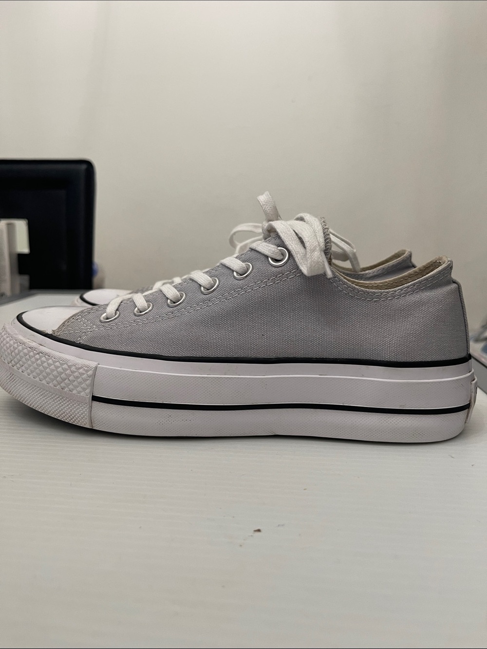 CONVERSE ALL STAR SNEAKERS WOMENS SIZE 8